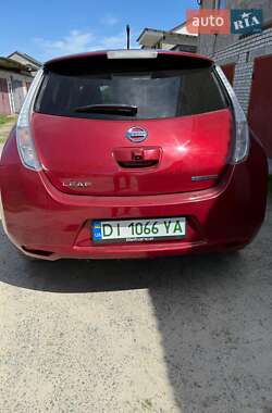 Хэтчбек Nissan Leaf 2015 в 