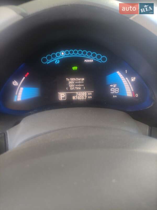 Хэтчбек Nissan Leaf 2012 в Каменском