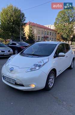 Хетчбек Nissan Leaf 2013 в 