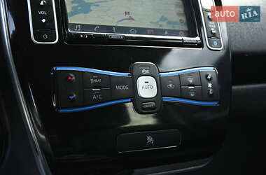 Хэтчбек Nissan Leaf 2016 в 