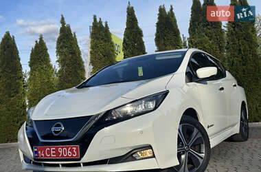Хэтчбек Nissan Leaf 2019 в 
