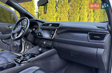 Хэтчбек Nissan Leaf 2019 в 