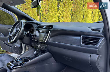Хэтчбек Nissan Leaf 2019 в 
