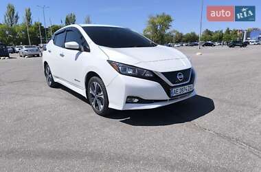 Хэтчбек Nissan Leaf 2018 в Днепре