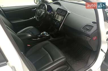 Хэтчбек Nissan Leaf 2013 в 