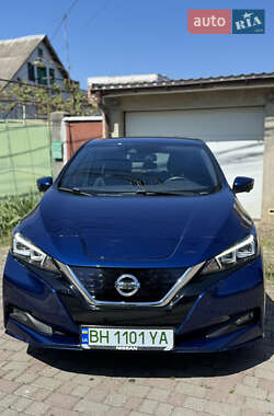 Хэтчбек Nissan Leaf 2021 в 