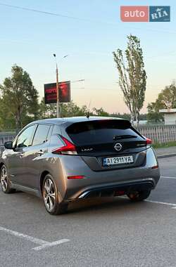 Хэтчбек Nissan Leaf 2019 в 