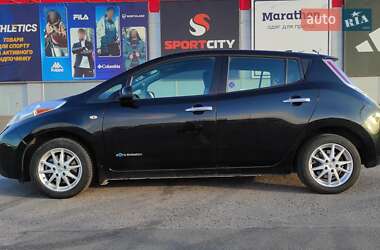 Хэтчбек Nissan Leaf 2014 в 