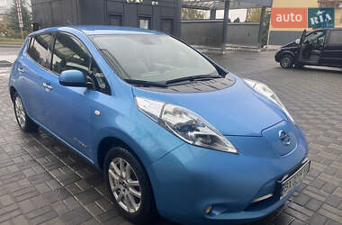 Хетчбек Nissan Leaf 2012 в 