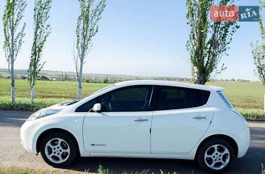 Хэтчбек Nissan Leaf 2015 в 