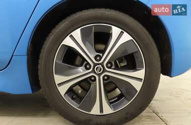 Хетчбек Nissan Leaf 2020 в 