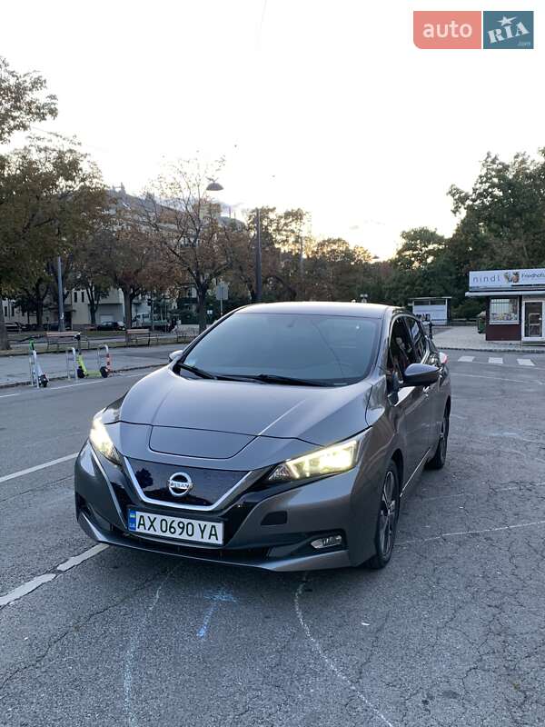 Хетчбек Nissan Leaf 2018 в Івано-Франківську