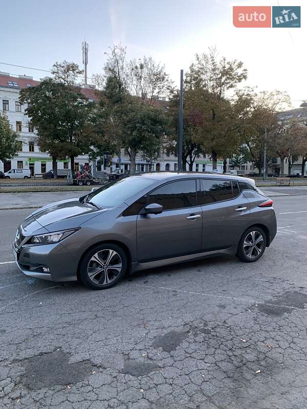 Хетчбек Nissan Leaf 2018 в Івано-Франківську