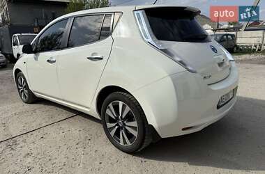 Хэтчбек Nissan Leaf 2014 в 
