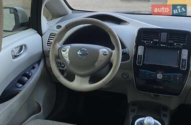 Хэтчбек Nissan Leaf 2015 в 