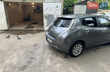 Хетчбек Nissan Leaf 2014 в 