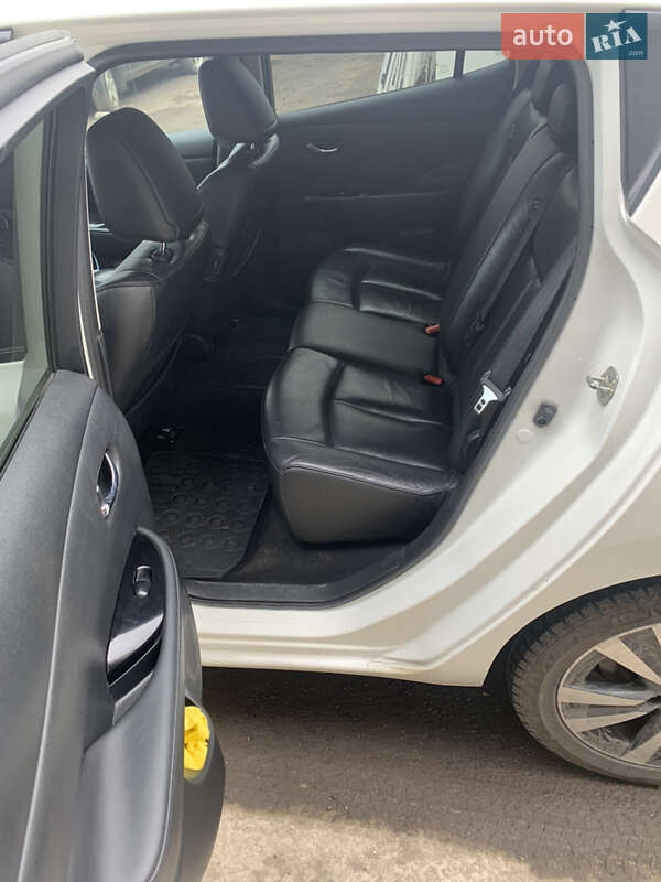 Хетчбек Nissan Leaf 2015 в Одесі