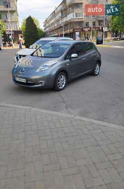 Хетчбек Nissan Leaf 2015 в Кременчуці