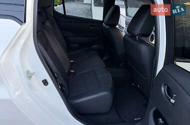 Хетчбек Nissan Leaf 2019 в 