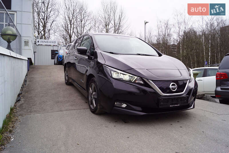 Хэтчбек Nissan Leaf 2018 в 