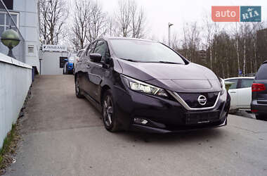 Хэтчбек Nissan Leaf 2018 в 