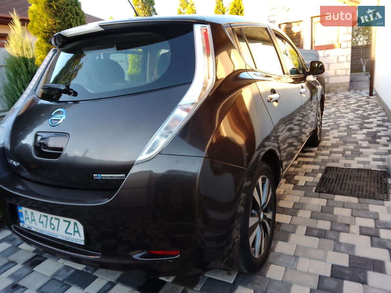 Хетчбек Nissan Leaf 2015 в Вишгороді