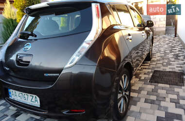 Хэтчбек Nissan Leaf 2015 в 