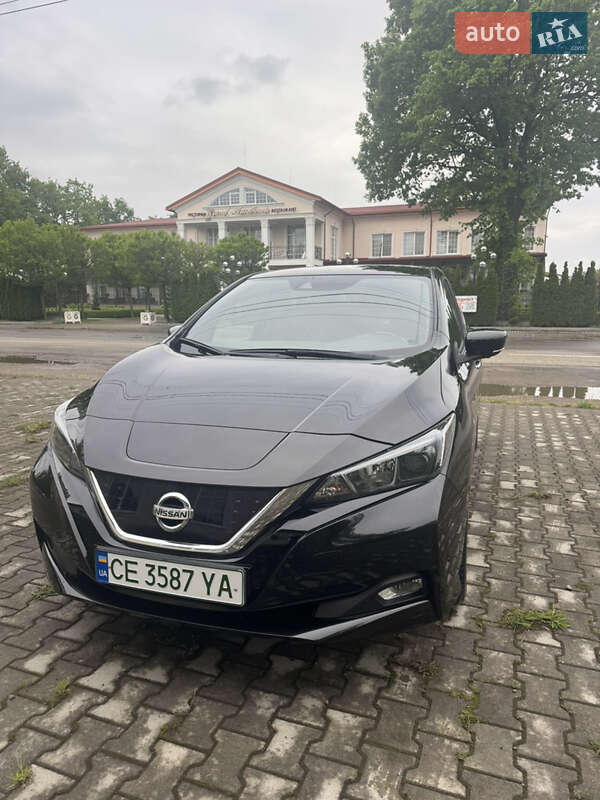 Хэтчбек Nissan Leaf 2019 в 