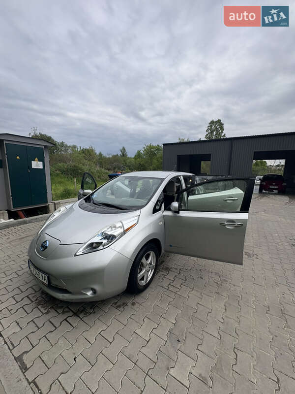 Хетчбек Nissan Leaf 2011 в Львові