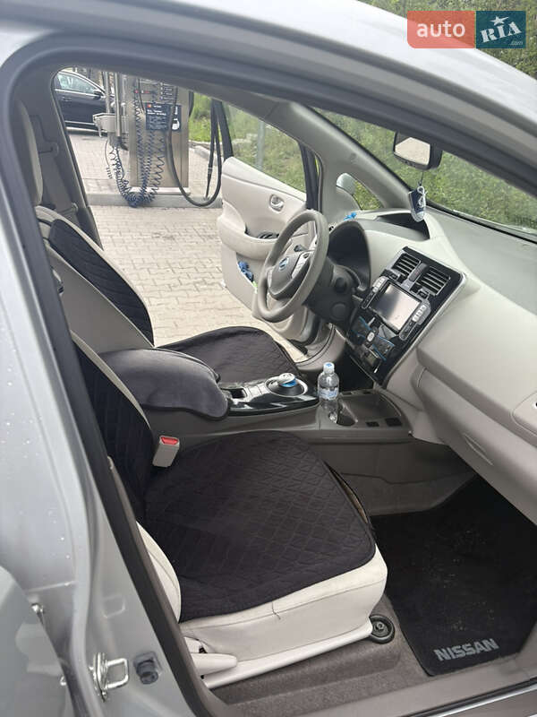 Хетчбек Nissan Leaf 2011 в Львові