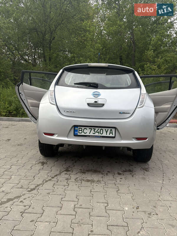 Хетчбек Nissan Leaf 2011 в Львові