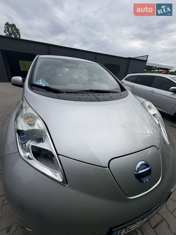 Nissan Leaf 2011