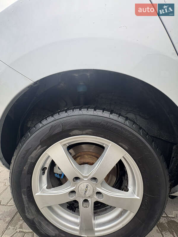 Хетчбек Nissan Leaf 2011 в Львові