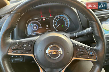 Хэтчбек Nissan Leaf 2018 в 