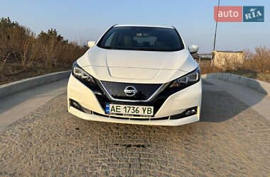 Хэтчбек Nissan Leaf 2018 в 
