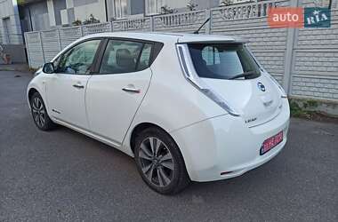Хетчбек Nissan Leaf 2014 в 