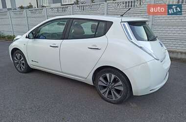 Хетчбек Nissan Leaf 2014 в 