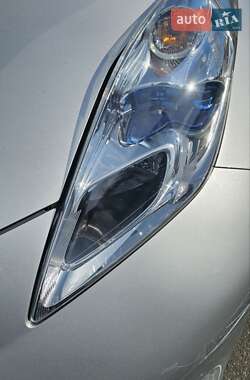 Хэтчбек Nissan Leaf 2015 в 