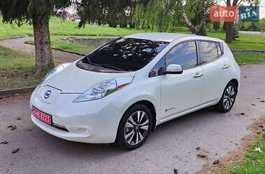 Хетчбек Nissan Leaf 2017 в 