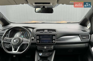 Хэтчбек Nissan Leaf 2020 в 
