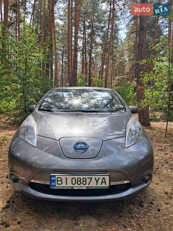 Хэтчбек Nissan Leaf 2014 в Полтаве