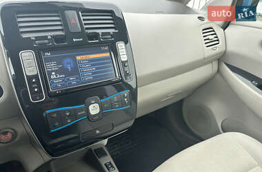Хетчбек Nissan Leaf 2011 в 