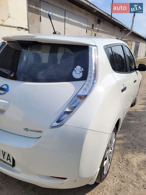 Хетчбек Nissan Leaf 2013 в Борщеві