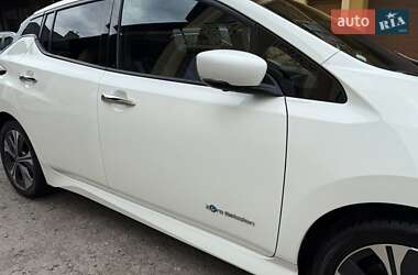 Хэтчбек Nissan Leaf 2020 в 