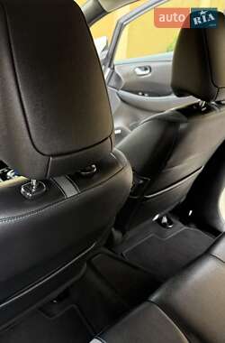 Хэтчбек Nissan Leaf 2020 в 