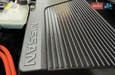 Хетчбек Nissan Leaf 2020 в 