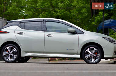 Хетчбек Nissan Leaf 2018 в 