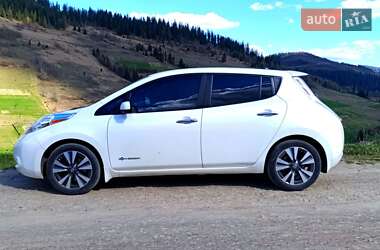 Хэтчбек Nissan Leaf 2015 в 
