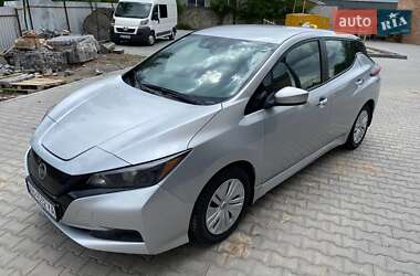 Хэтчбек Nissan Leaf 2022 в 