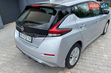Хэтчбек Nissan Leaf 2022 в 